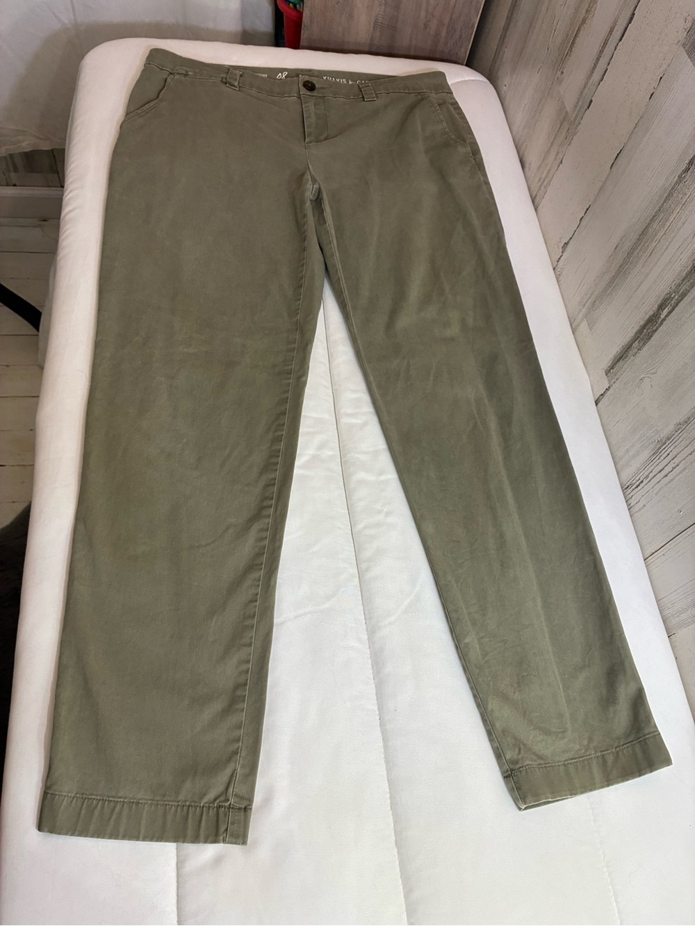 GAP Olive Green Women’s Sz 8 Chino straight leg Pants